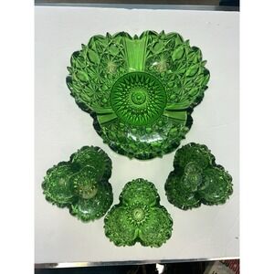 EAPG Richards & Hartley Glass CLOVER Emerald Green Dish Set Daisy And Button (7)